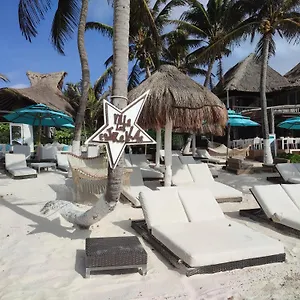 Otel Estrellas - Located At The Party Zone
