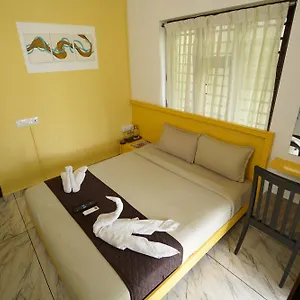 https://twinn-waves-by-atmos.kerala-hotels.net